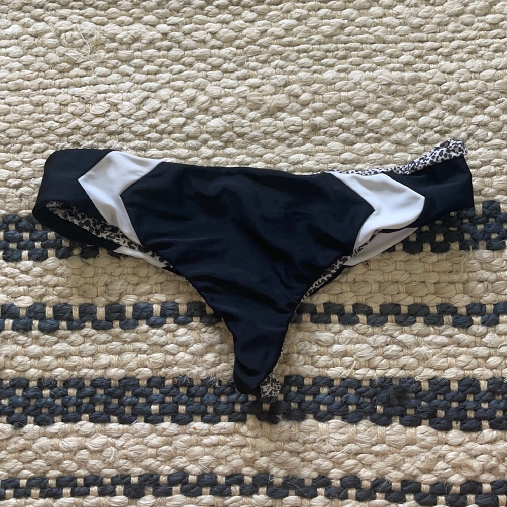 Acacia bottoms